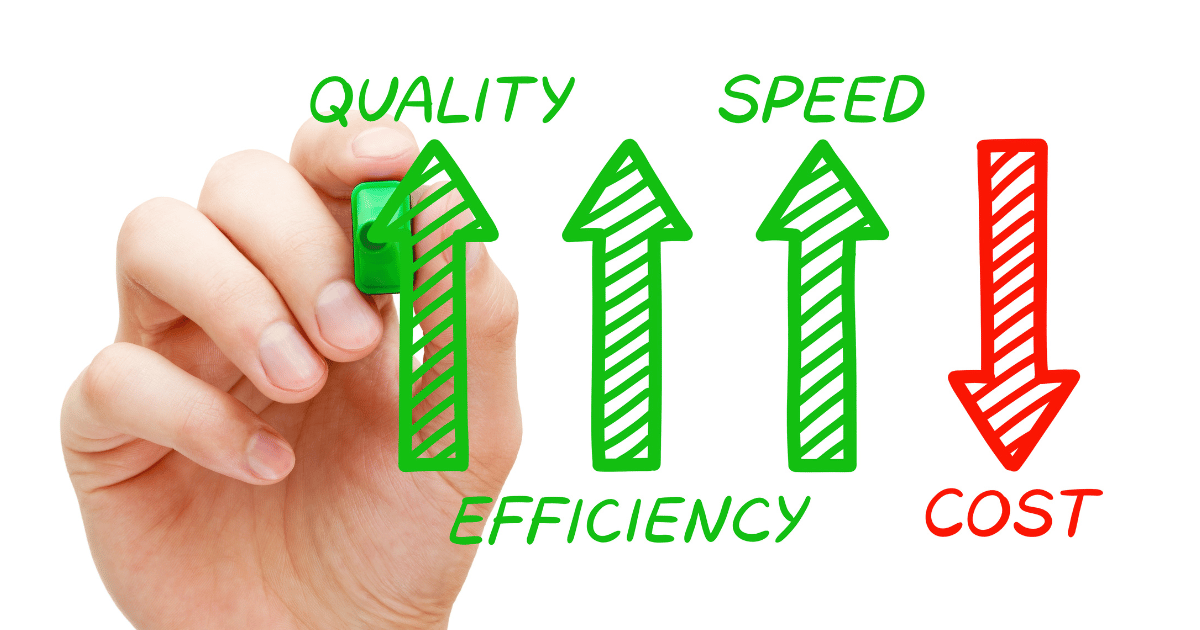 矢印を書いている手。コストを下げるという図